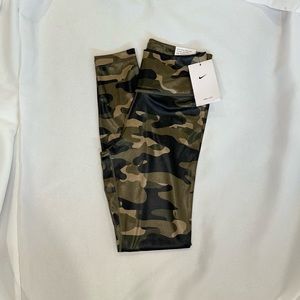 Nike Pro Camo Leggings